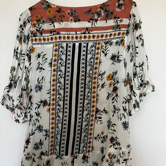 Floral top - Picture 3 of 3